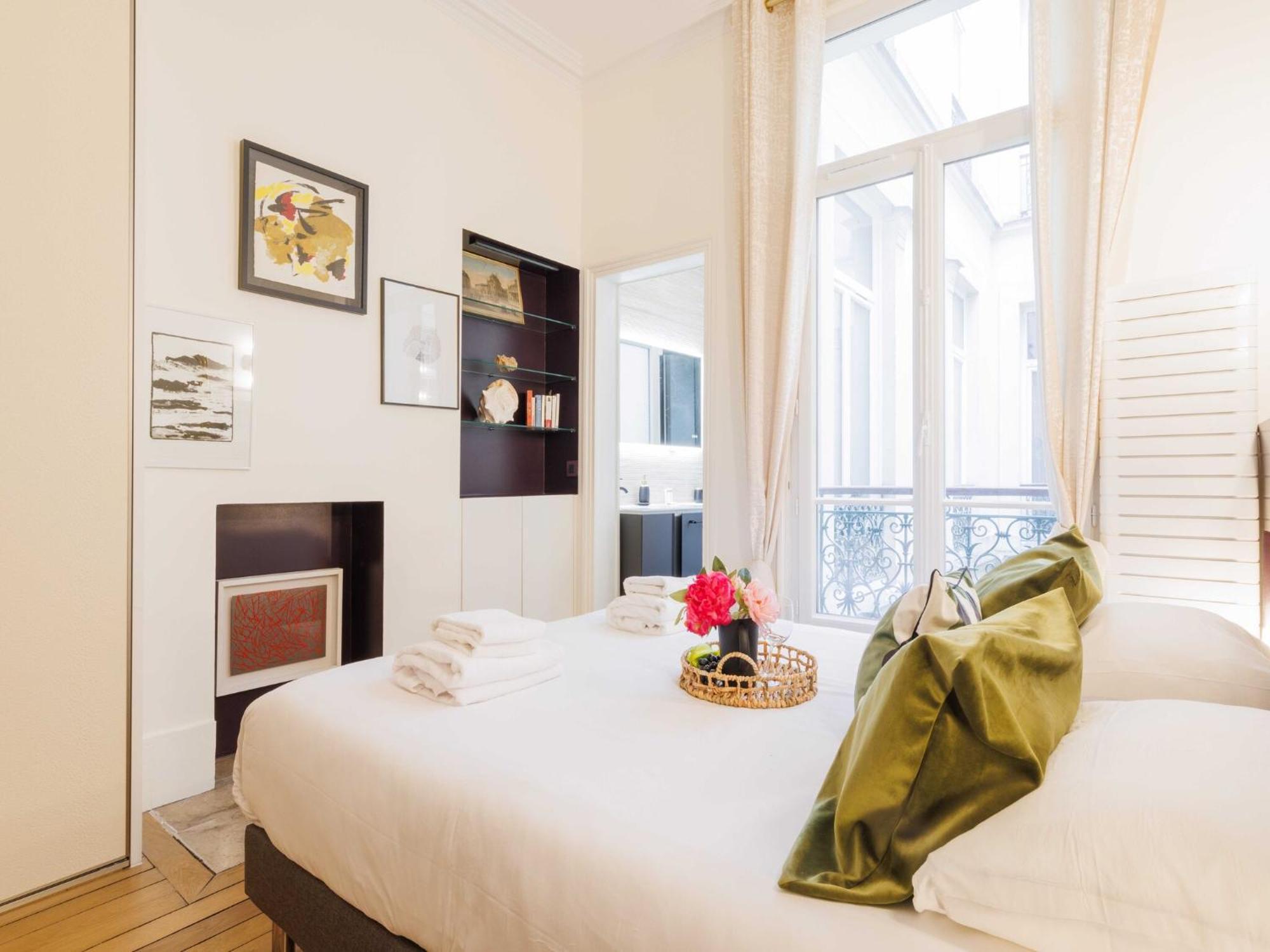 Superb 2bdr 4p - Palais Royal Apartment *