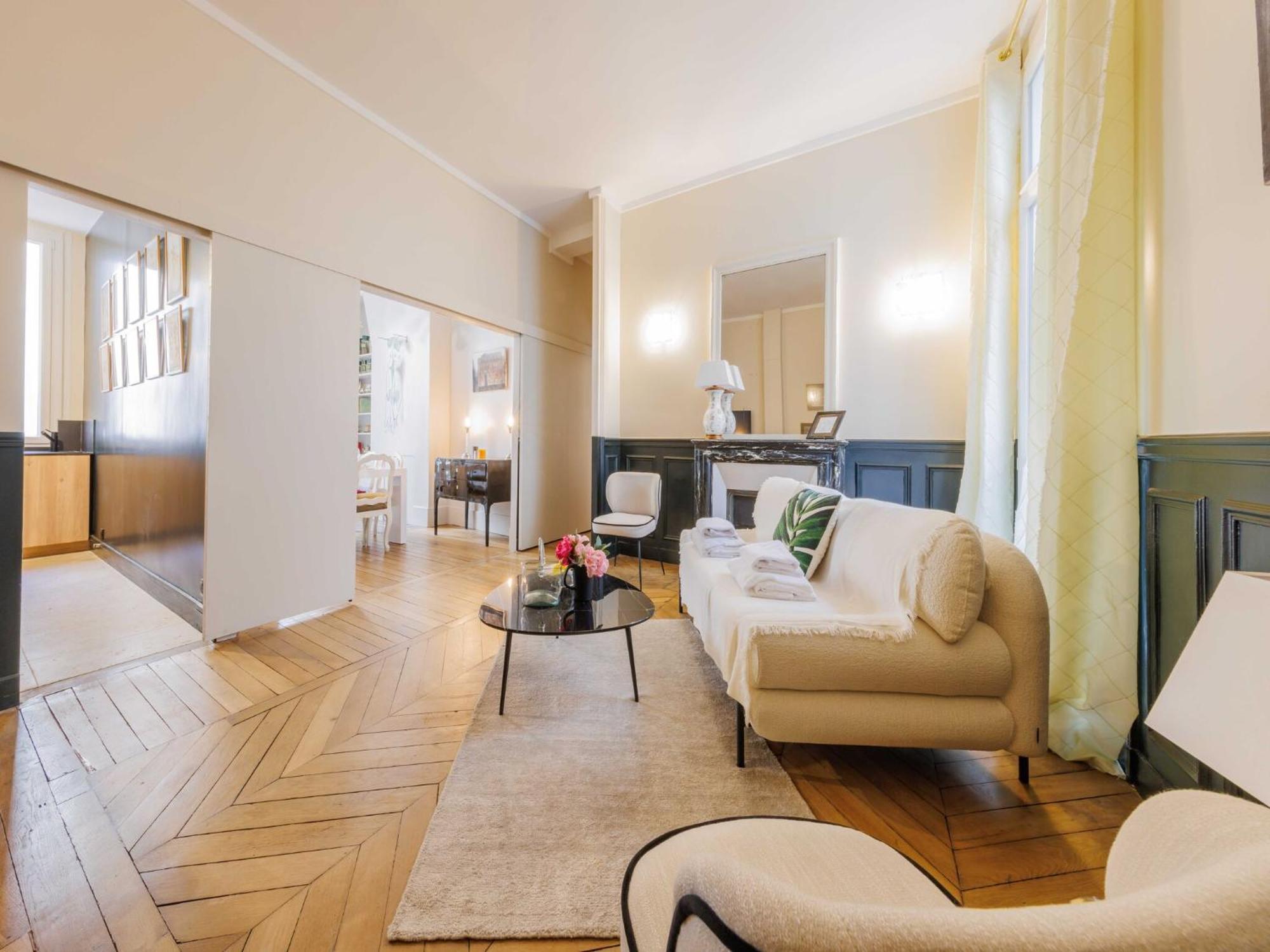 Superb 2bdr 4p - Palais Royal Apartment
